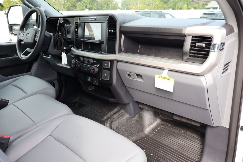 2027 Ford F-550SD XL DRW Chassis