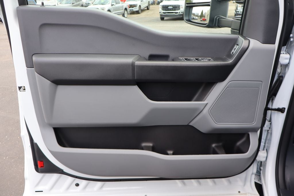 2026 Ford F-550SD XL DRW w/11' Knapheide Service Body