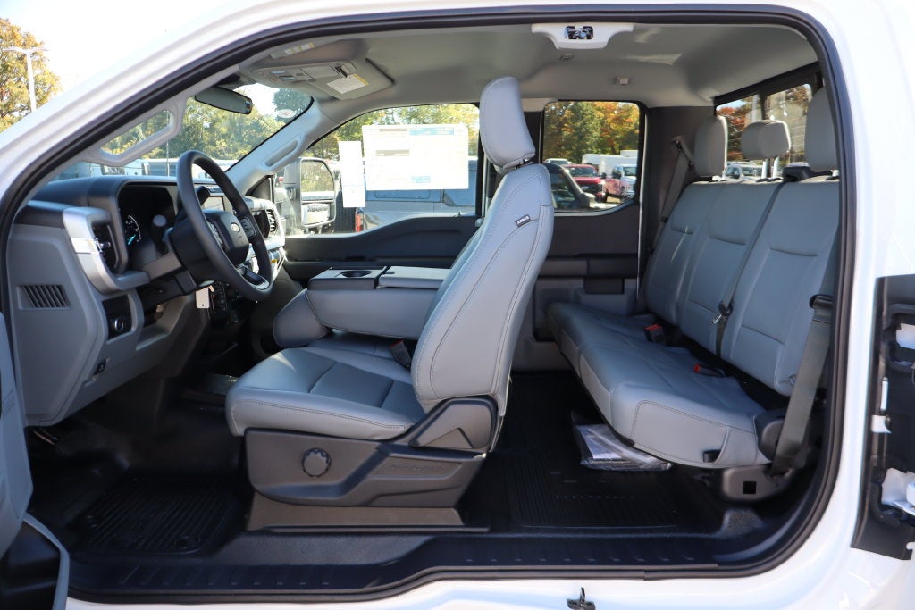 2027 Ford F-550SD XL DRW w/11' Knapheide Service Body