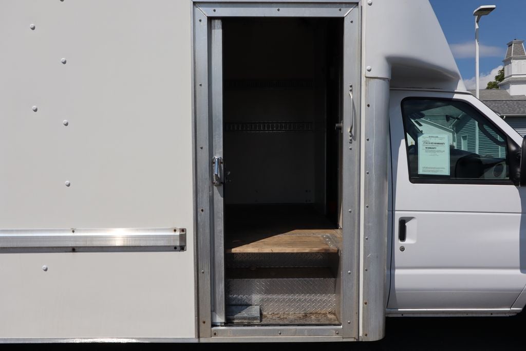 2018 Ford E-350SD Cutaway DRW w/19' Rockport Cargo Box