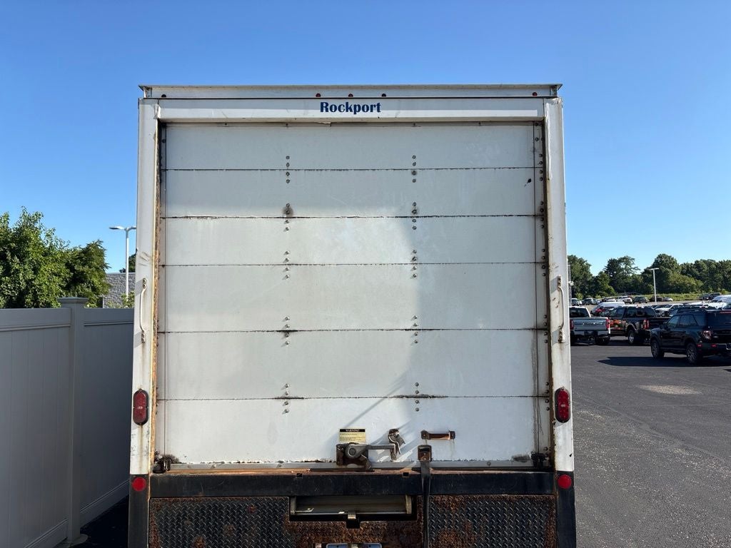 2018 Ford E-350SD Cutaway DRW w/Cargo Box