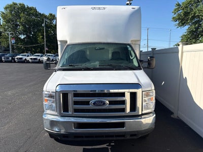 2018 Ford E-350SD Cutaway DRW w/Cargo Box