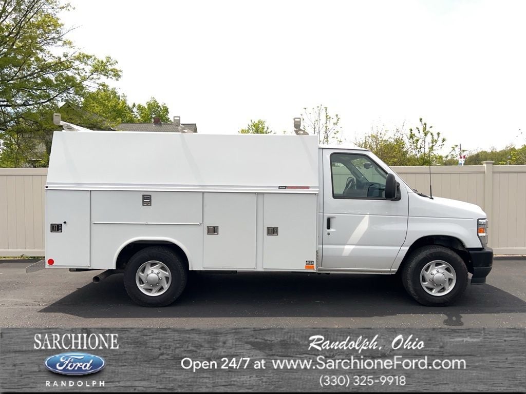 2024 Ford E-350SD Cutaway w/Reading Service Body