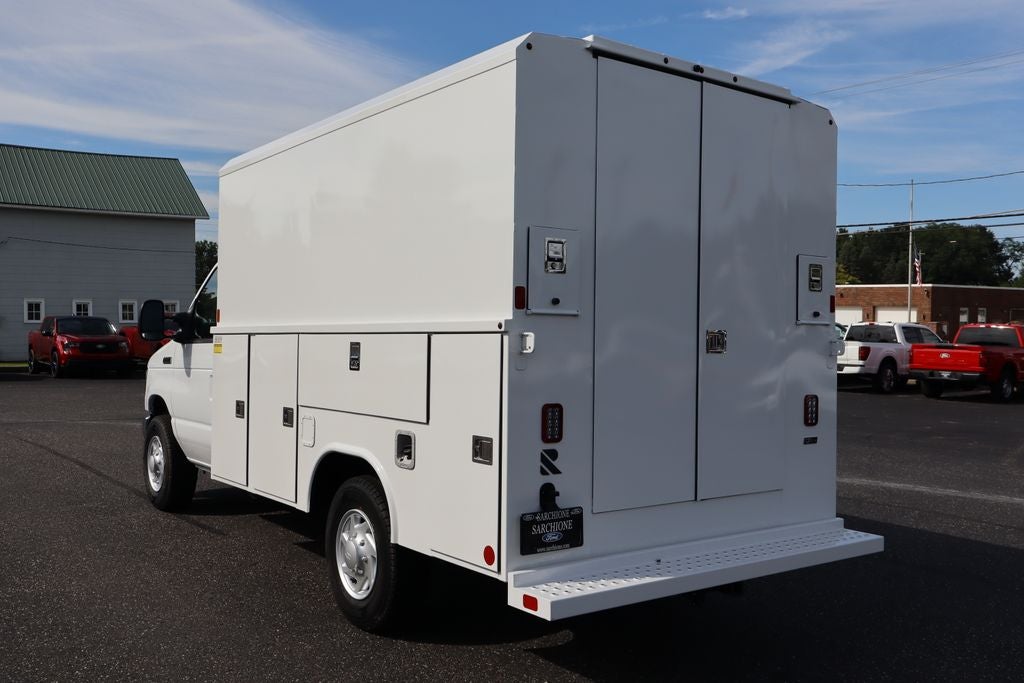 2026 Ford E-350SD Cutaway w/7' Reading Aluminum Classic Service Body