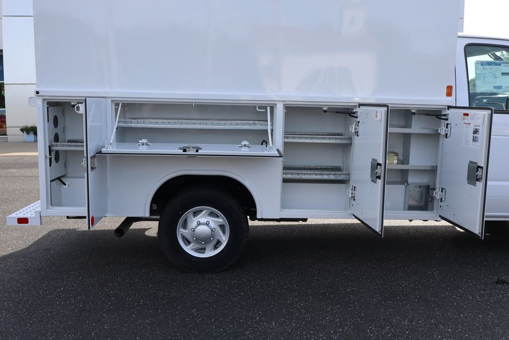 2026 Ford E-350SD Cutaway w/7' Reading Aluminum Classic Service Body