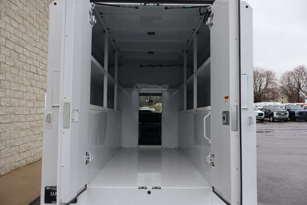 2026 Ford E-350SD Cutaway w/6.25' Reading Enclosed Service Body