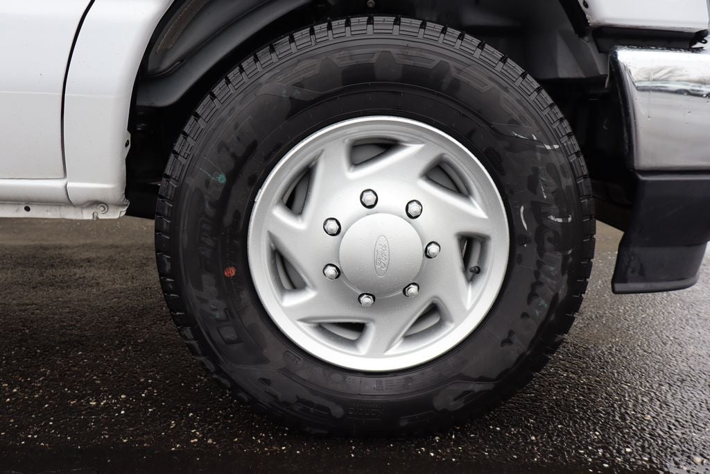 2026 Ford E-350SD Cutaway w/6.25' Reading Enclosed Service Body