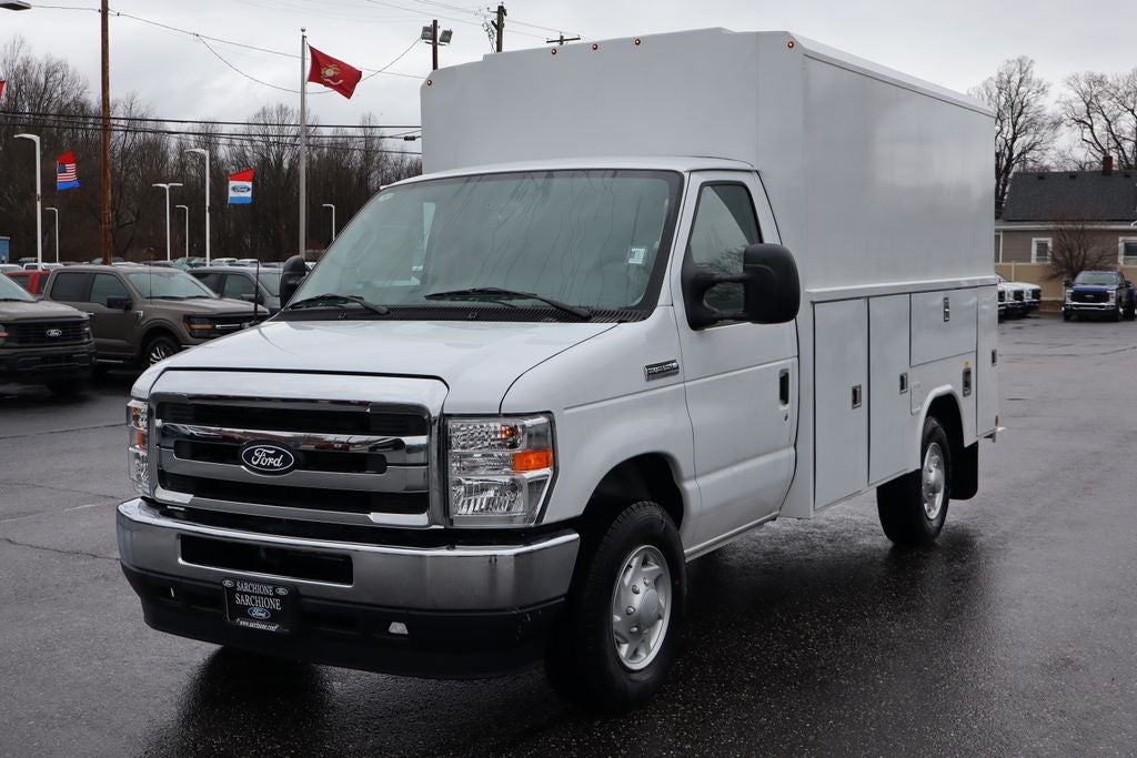 2026 Ford E-350SD Cutaway w/6.25' Reading Enclosed Service Body