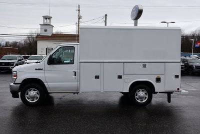 2026 Ford E-350SD Cutaway w/6.25' Reading Enclosed Service Body