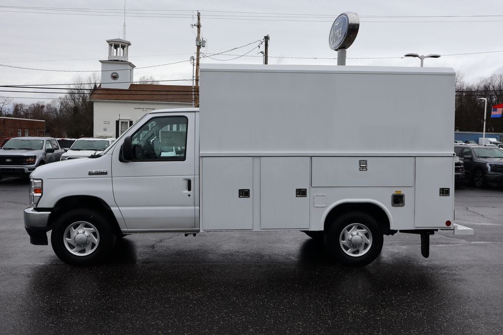 2026 Ford E-350SD Cutaway w/6.25' Reading Enclosed Service Body