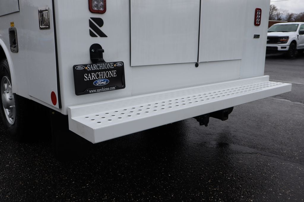 2026 Ford E-350SD Cutaway w/6.25' Reading Enclosed Service Body