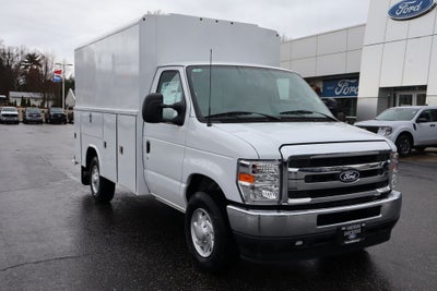 2026 Ford E-350SD Cutaway w/6.25' Reading Enclosed Service Body