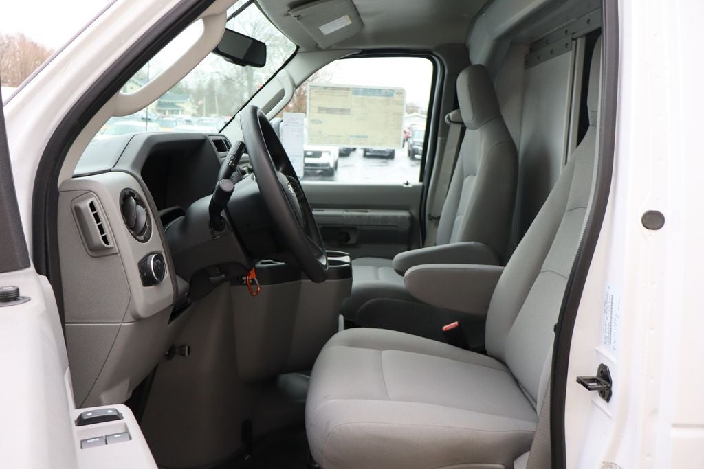 2026 Ford E-350SD Cutaway w/6.25' Reading Enclosed Service Body