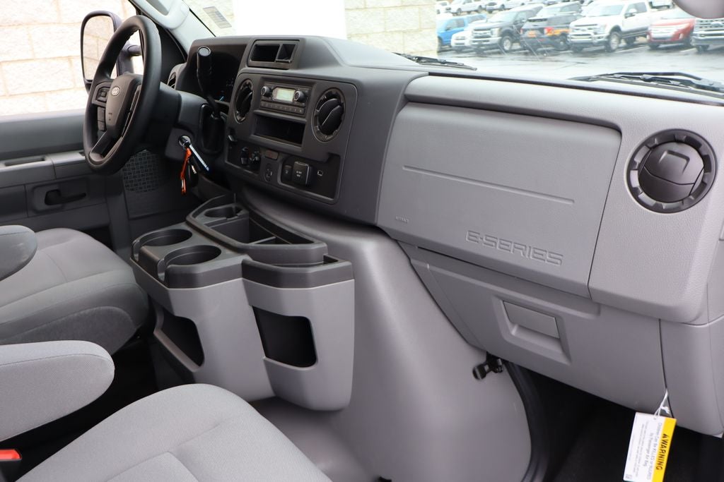 2026 Ford E-350SD Cutaway w/6.25' Reading Enclosed Service Body