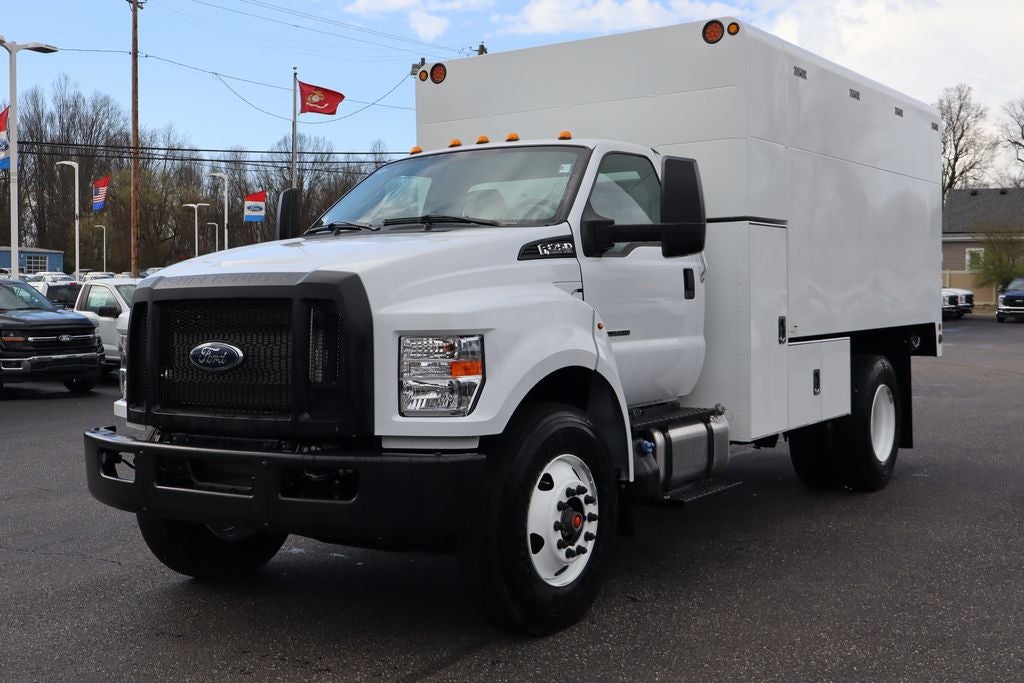 2027 Ford F-750SD DRW w/14' PTO Arbortech Chip Box