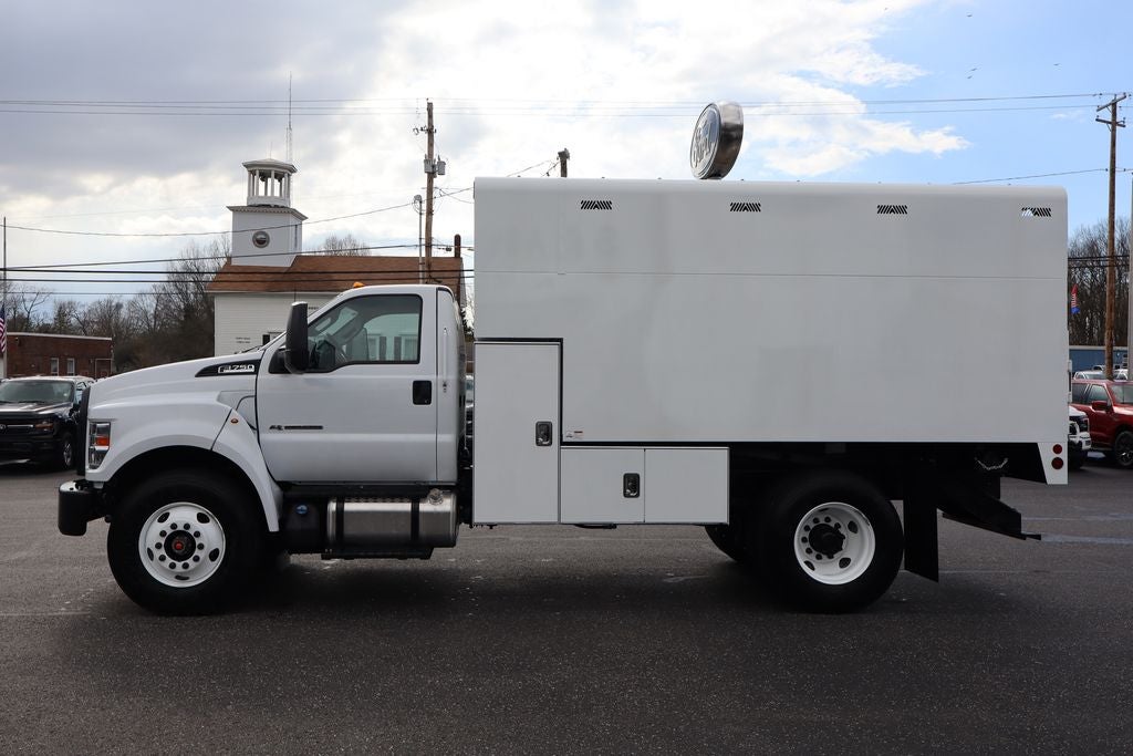 2027 Ford F-750SD DRW w/14' PTO Arbortech Chip Box