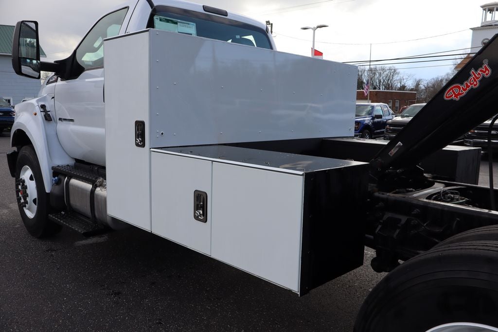 2027 Ford F-750SD DRW w/14' PTO Arbortech Chip Box