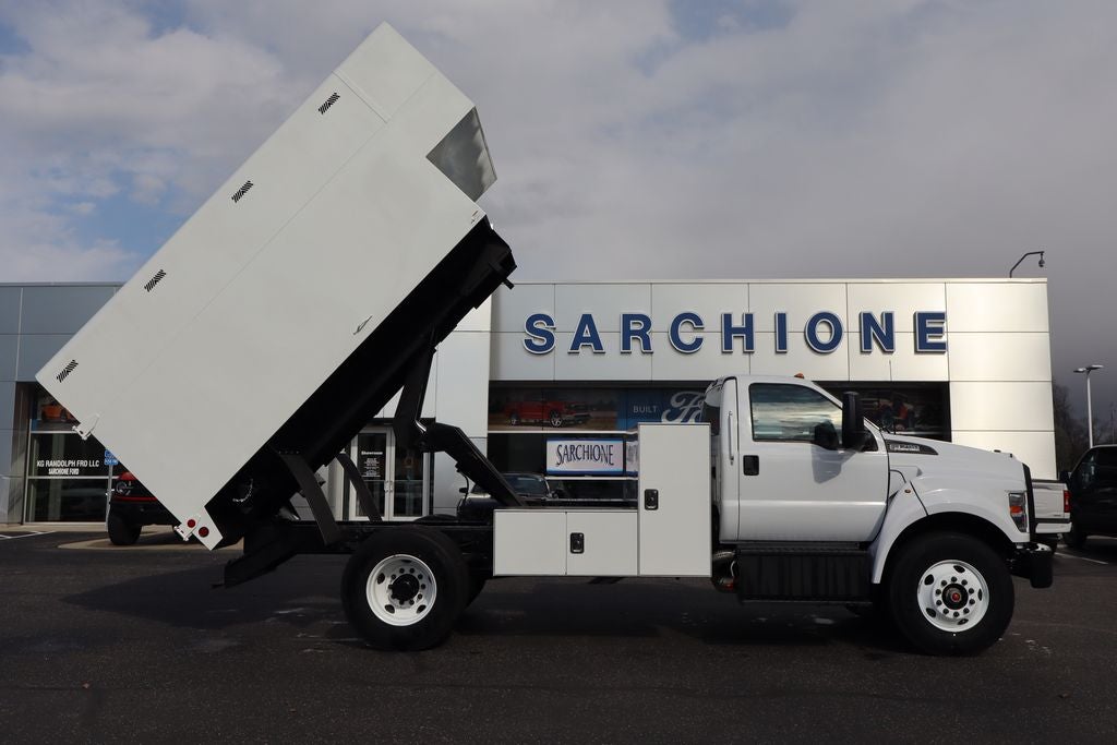 2027 Ford F-750SD DRW w/14' PTO Arbortech Chip Box