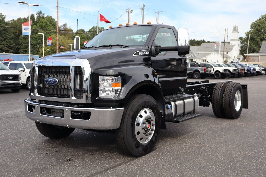 2027 Ford F-750SD DRW Chassis