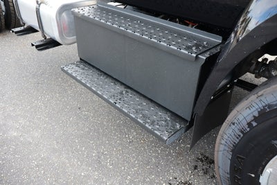 2027 Ford F-750SD DRW Chassis