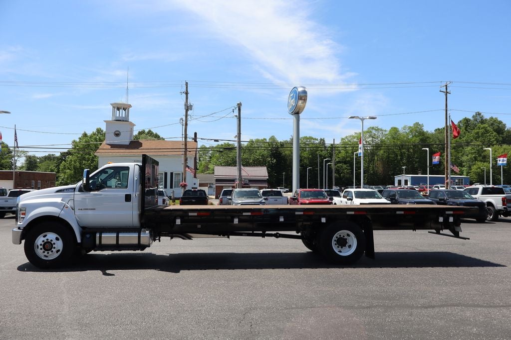2026 Ford F-750SD DRW w/26' Cross Platform Body