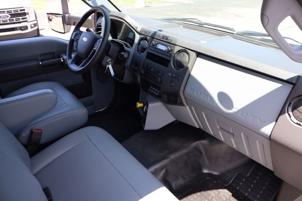 2026 Ford F-750SD DRW w/26' Cross Platform Body