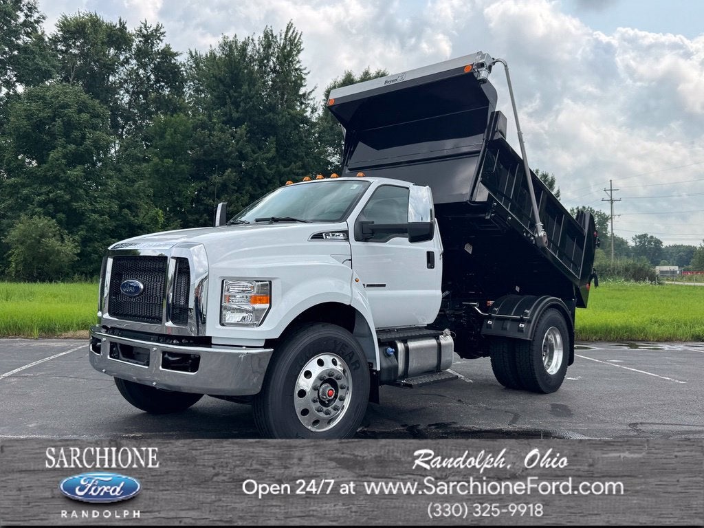 2027 Ford F-750SD Base DRW