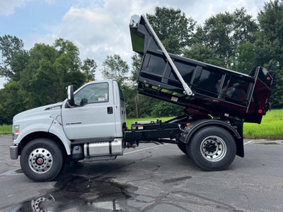2027 Ford F-750SD Base DRW