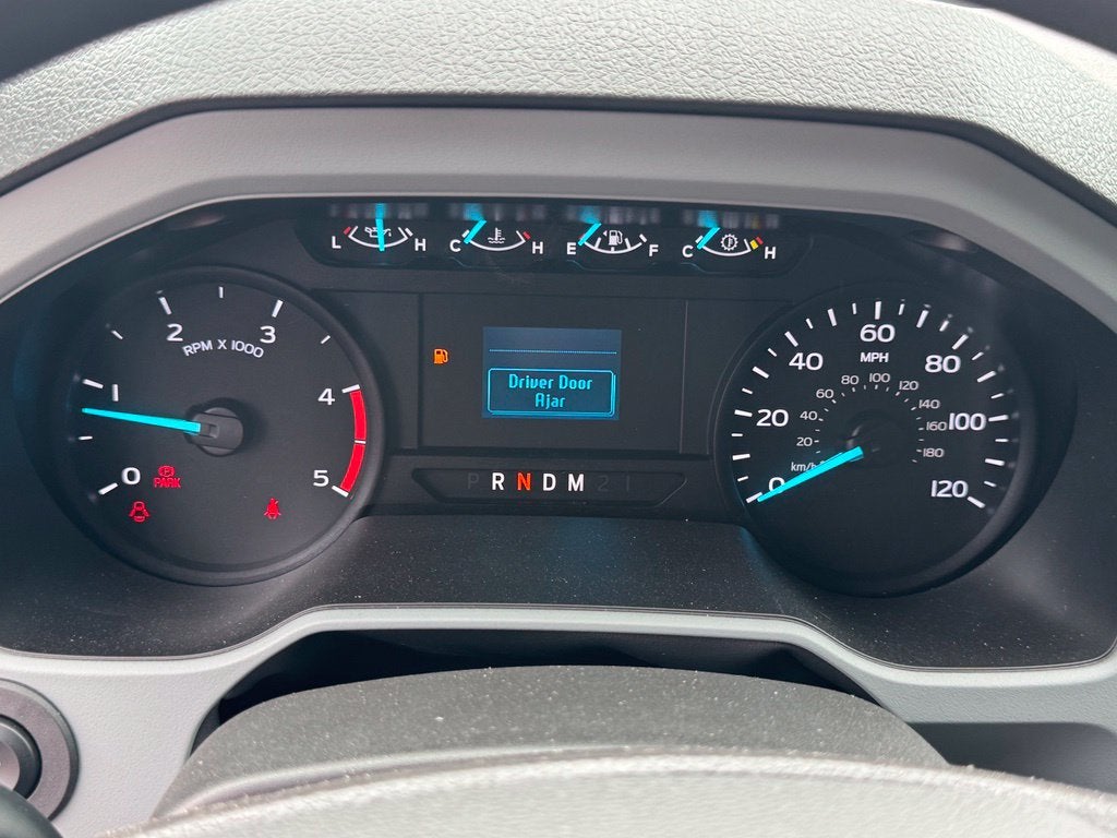 2027 Ford F-750SD Base DRW