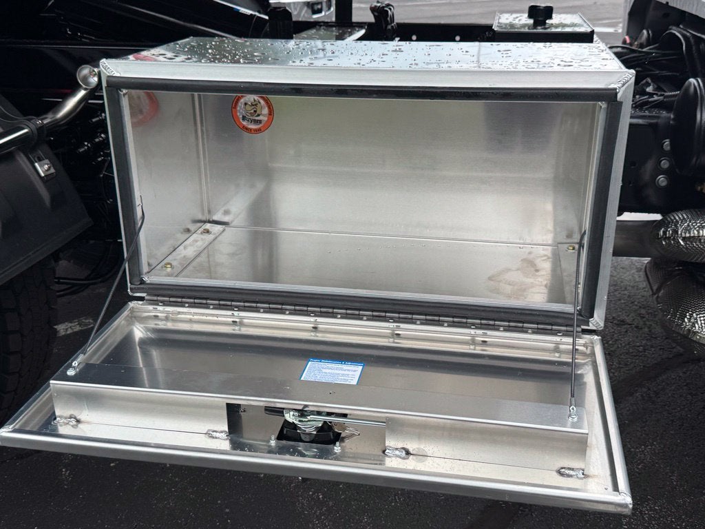2027 Ford F-750SD Base DRW