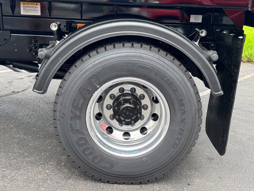 2027 Ford F-750SD Base DRW