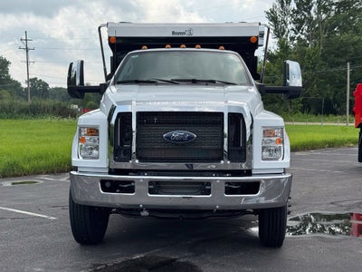 2027 Ford F-750SD Base DRW