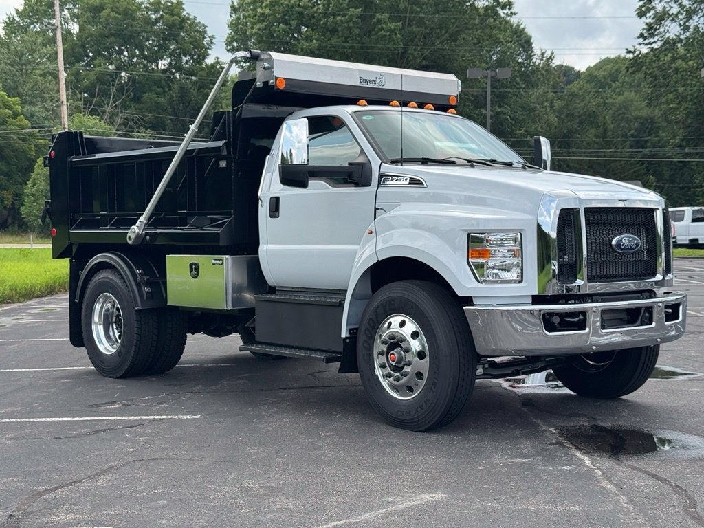2027 Ford F-750SD Base DRW