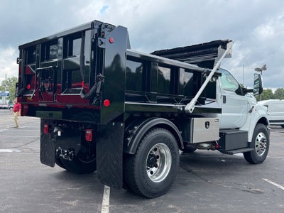 2027 Ford F-750SD Base DRW