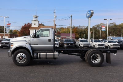 2027 Ford F-750SD Chassis DRW