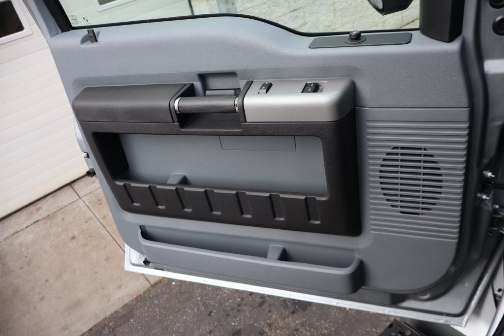 2027 Ford F-750SD Chassis DRW