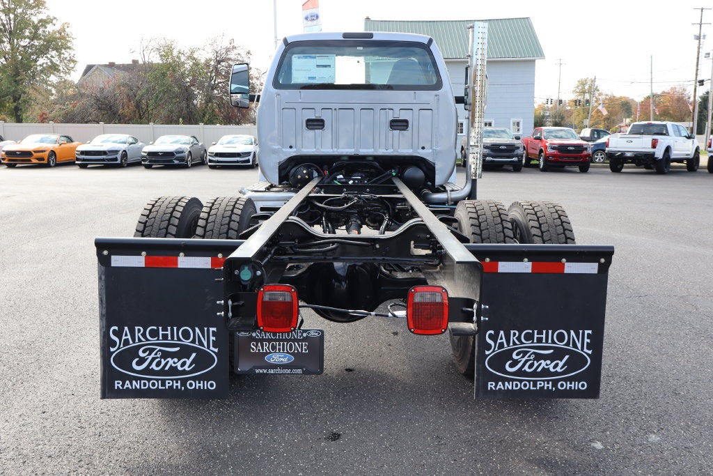 2027 Ford F-750SD Chassis DRW