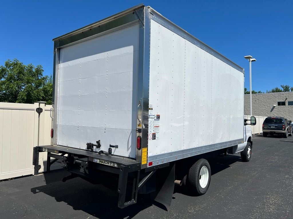 2024 Ford E-450SD Base
