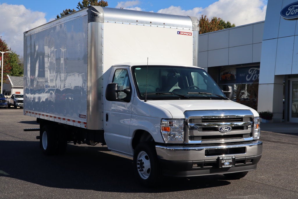2027 Ford E-450SD Cutaway DRW w/16' Morgan Cargo Box