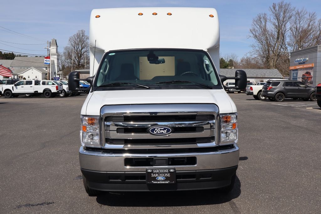 2027 Ford E-450SD Cutaway DRW w/16' Unicell Cargo Box
