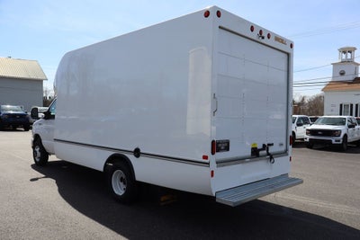 2027 Ford E-450SD Cutaway DRW w/16' Unicell Cargo Box