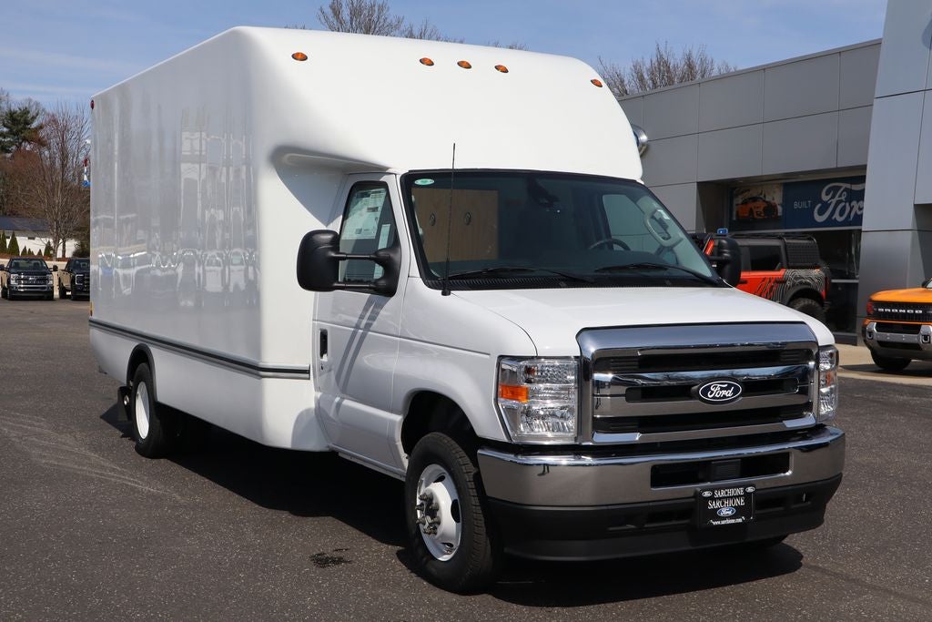 2027 Ford E-450SD Cutaway DRW w/16' Unicell Cargo Box
