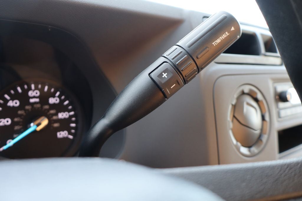 2027 Ford E-450SD Cutaway DRW w/16' Unicell Cargo Box