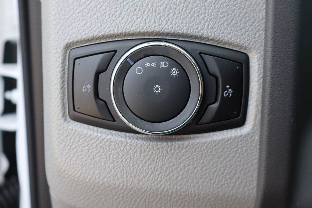 2027 Ford E-450SD Cutaway DRW w/16' Unicell Cargo Box