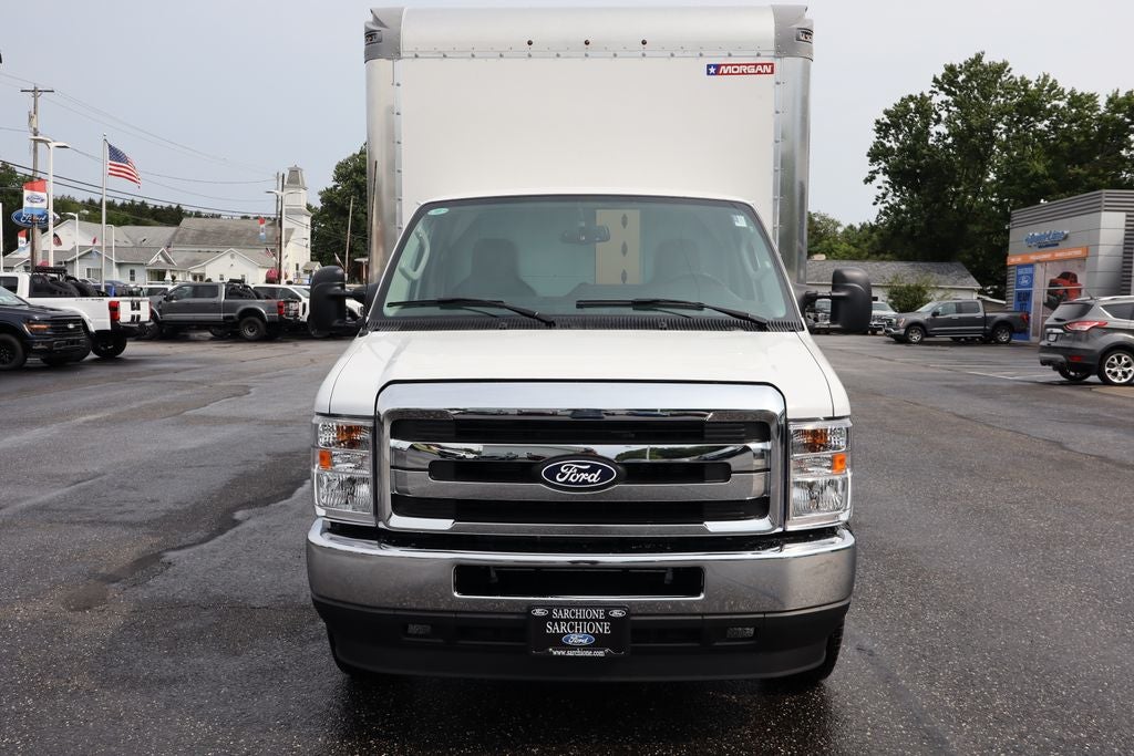 2027 Ford E-450SD Cutaway DRW w/16' Morgan Cargo Box