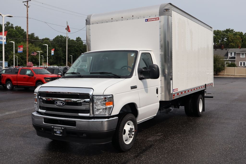 2027 Ford E-450SD Cutaway DRW w/16' Morgan Cargo Box