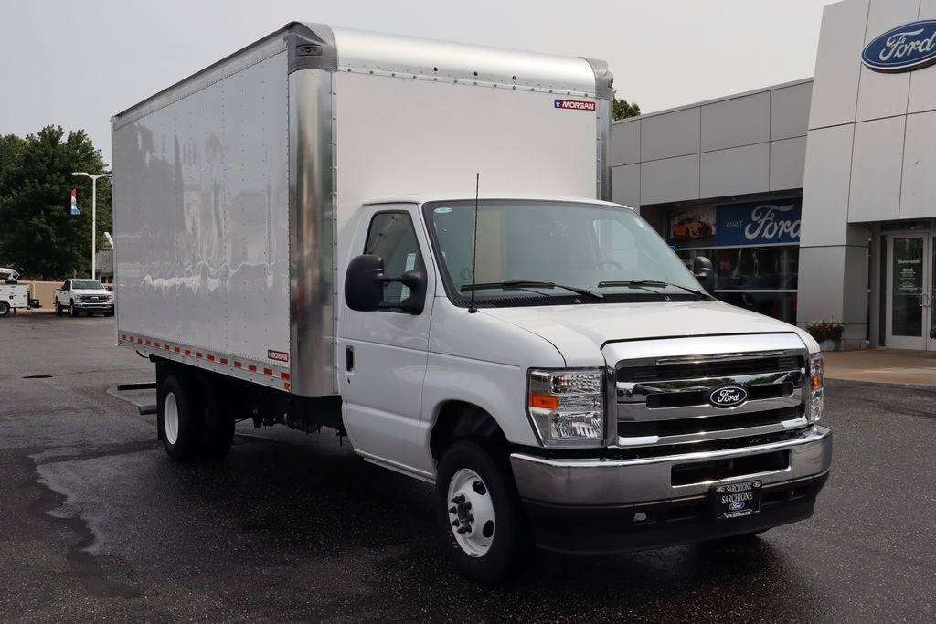 2027 Ford E-450SD Cutaway DRW w/16' Morgan Cargo Box