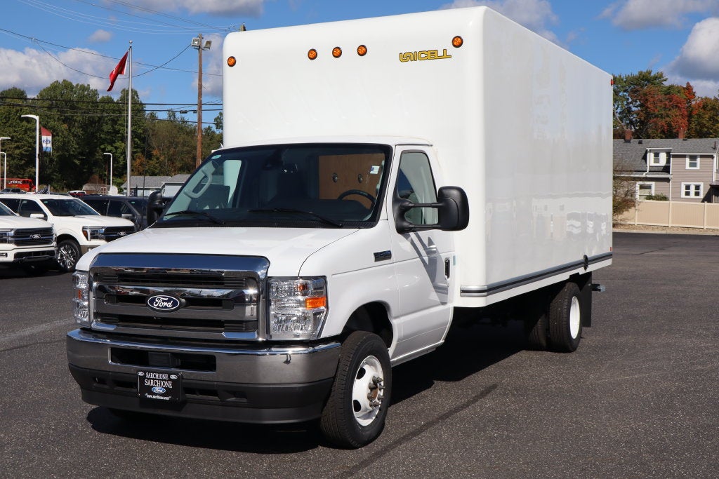 2027 Ford E-450SD Cutaway DRW w/16' Unicell Cargo Box