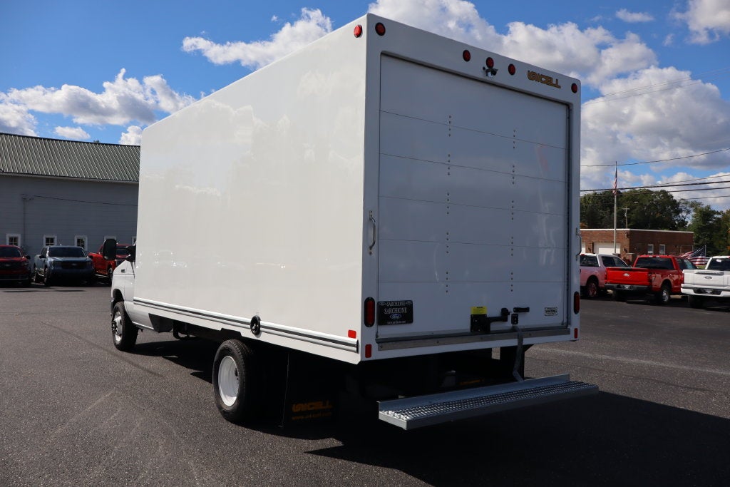 2027 Ford E-450SD Cutaway DRW w/16' Unicell Cargo Box