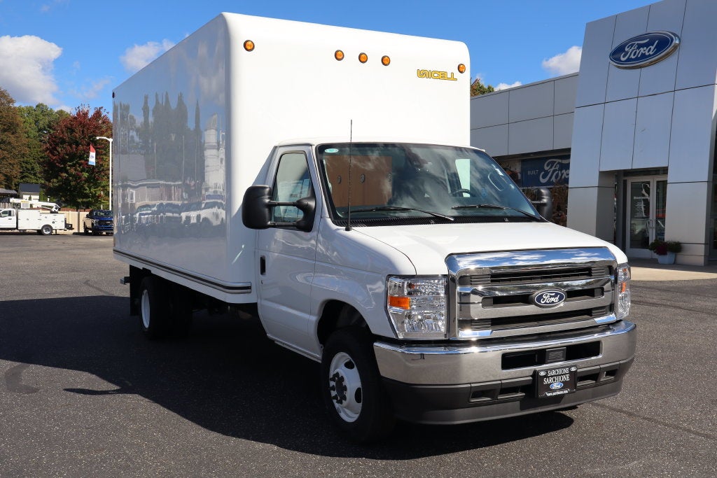 2027 Ford E-450SD Cutaway DRW w/16' Unicell Cargo Box
